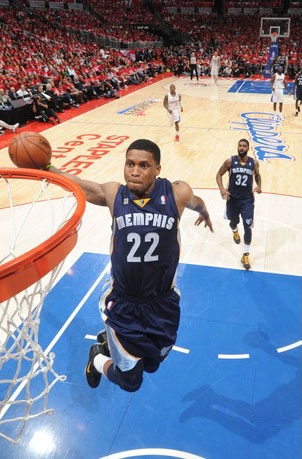 响对方前场 响对方前场