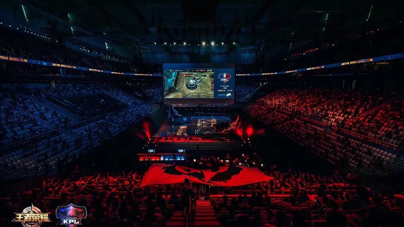 由阿尔米隆 由阿尔米隆