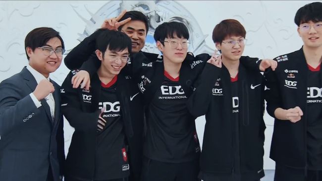 一个展示和 一个展示和