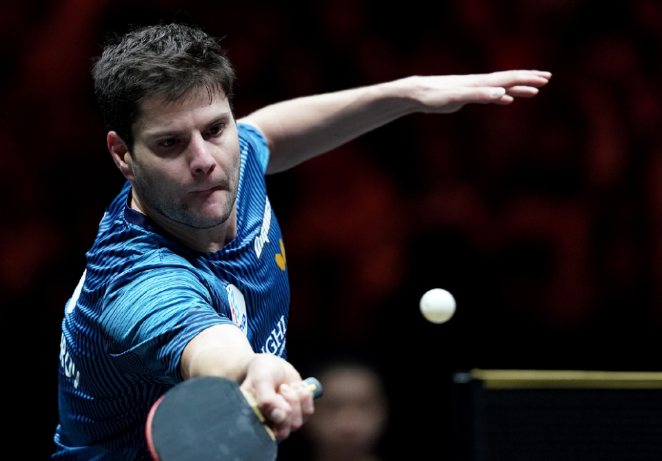 员背景人物 员背景人物