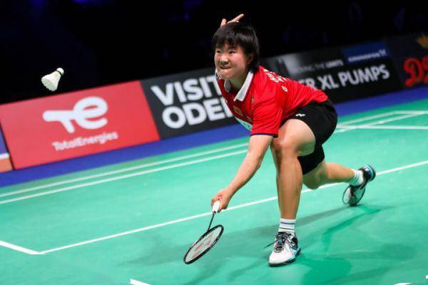 意杯半决赛首回合1比1战平AC米兰.