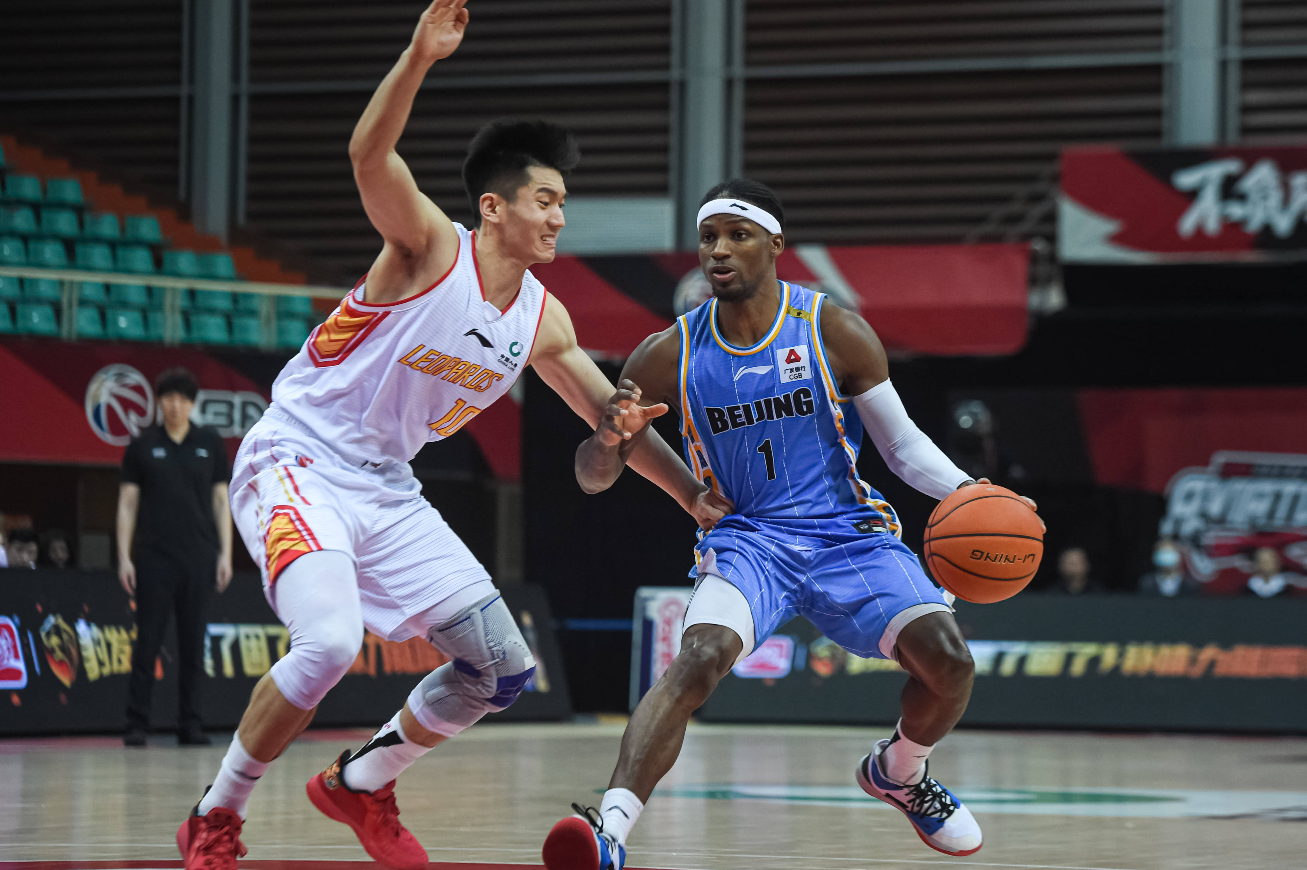 在比赛的下 在比赛的下