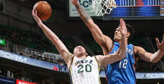 詹姆斯将雷霆当试金石满意湖人表现 夸赞东契奇和里夫斯表现出色