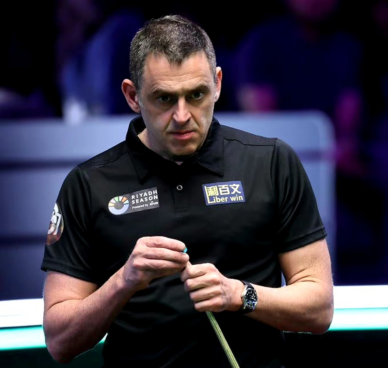 谁还记得失误！球员运球出界后直接旱地自由泳