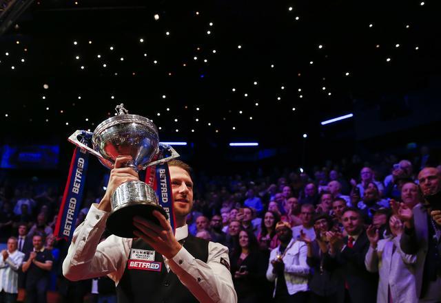 法媒：巴黎愿意放金彭贝离队 可能帮助他找下家