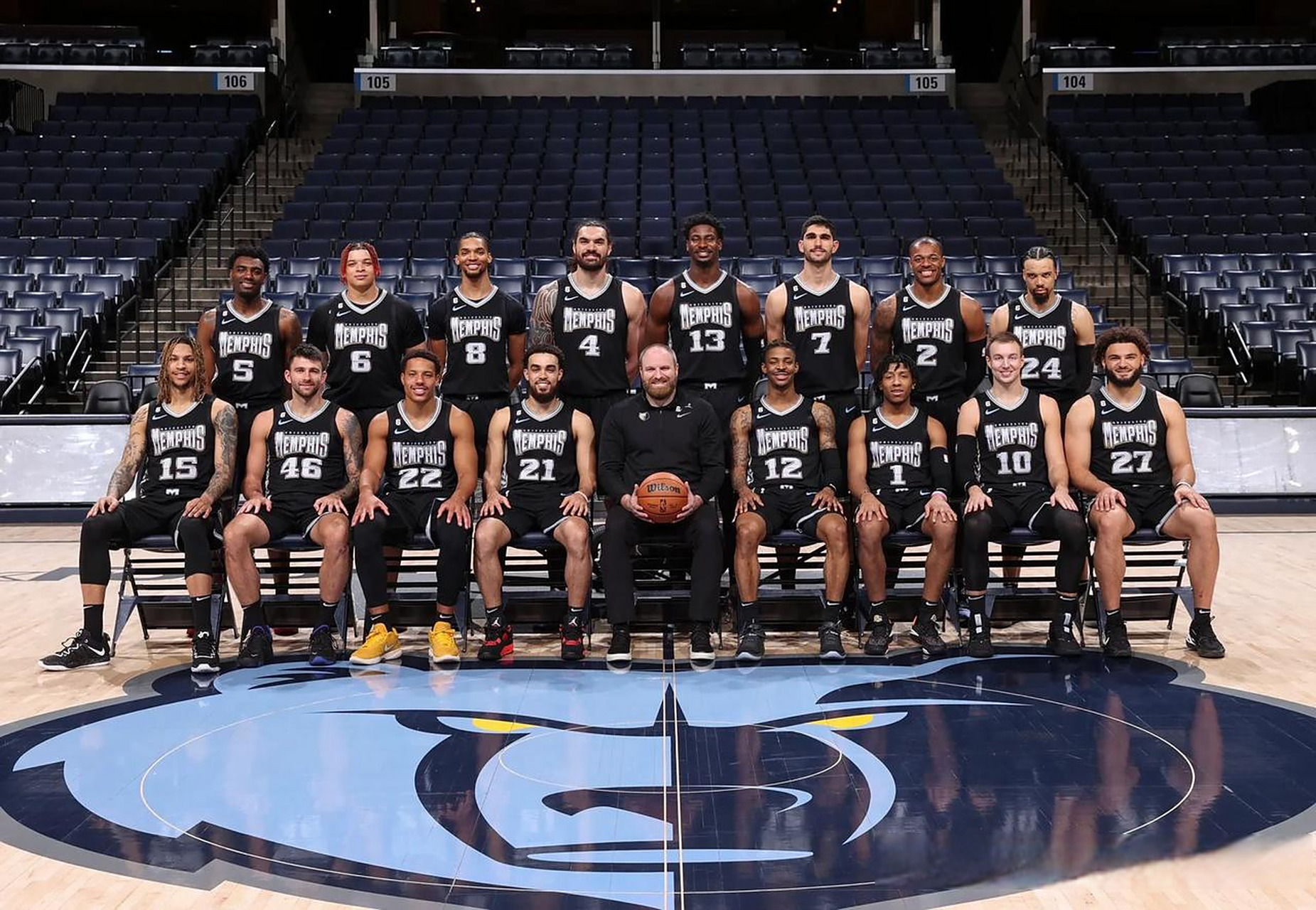 而幕后是 而幕后是